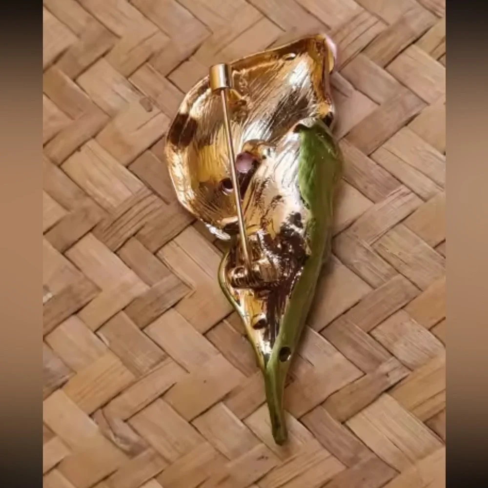 Calla Lily Blue Gold Brooch